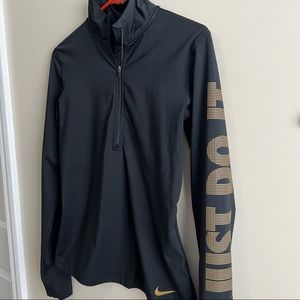 Nike Dri Fit 1/4” zip size M